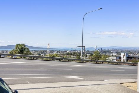 Photo of property in 612 Glenfield Road, Bayview, Auckland, 0629