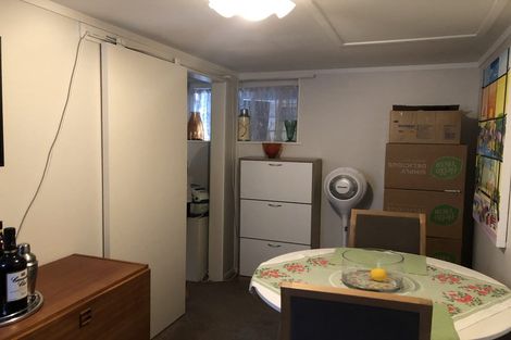 Photo of property in 11 Castaing Crescent, Te Atatu South, Auckland, 0610