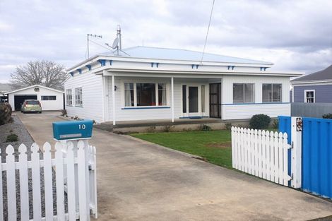 Photo of property in 10 Salisbury Street, Dannevirke, 4930