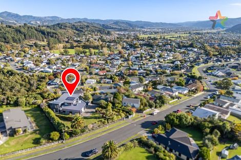 Photo of property in 22 Mount Marua Drive, Timberlea, Upper Hutt, 5018