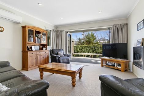 Photo of property in 1/745 Acacia Bay Road, Acacia Bay, Taupo, 3330