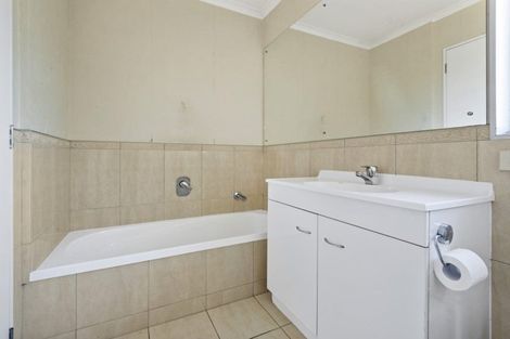 Photo of property in 47 Magic Way, Randwick Park, Auckland, 2105