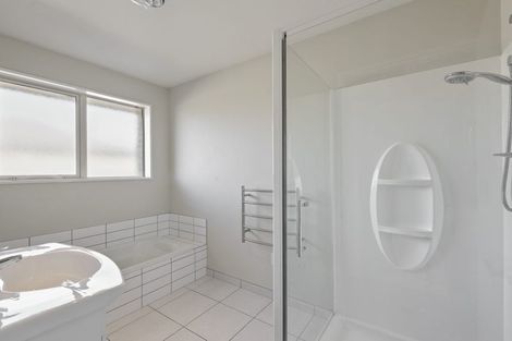 Photo of property in 144d High Street, Oxford, 7430