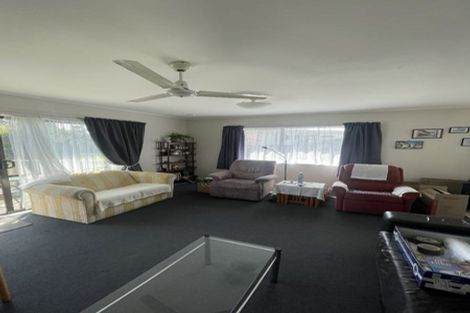 Photo of property in 50 Sungrove Rise, Sunnyvale, Auckland, 0612