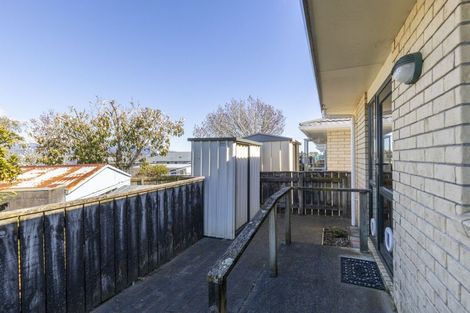 Photo of property in 2/16 Sandel Rise, Merrilands, New Plymouth, 4312