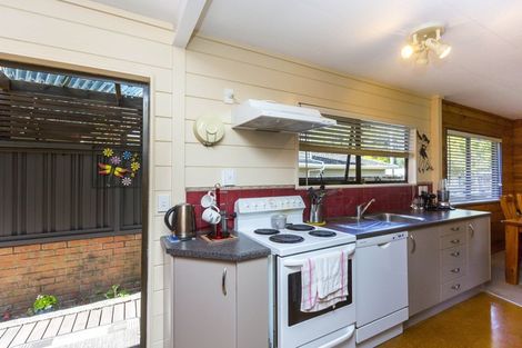 Photo of property in 17 Forest Road, Pinehaven, Upper Hutt, 5019