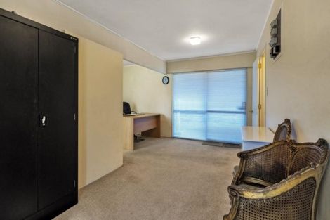 Photo of property in 2/20 Takutai Avenue, Bucklands Beach, Auckland, 2012