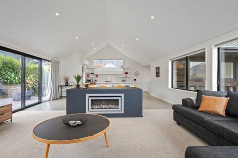 Photo of property in 35 Jacks Point Rise, Jacks Point, Queenstown, 9371