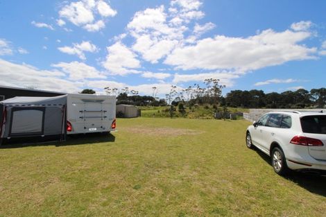 Photo of property in 130 Kelly Jade Avenue, Matarangi, Whitianga, 3592