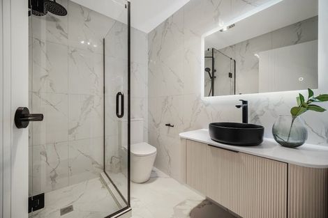 Photo of property in 2/26 Dale Crescent, Pakuranga, Auckland, 2010