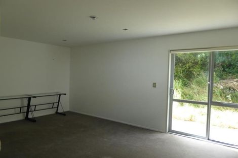 Photo of property in 42 Saddleback Grove, Karori, Wellington, 6012