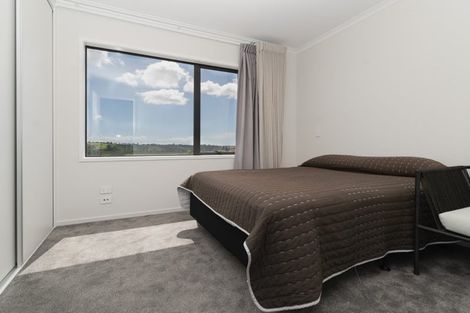 Photo of property in 50 Pukewhero Rise, Westgate, Auckland, 0614