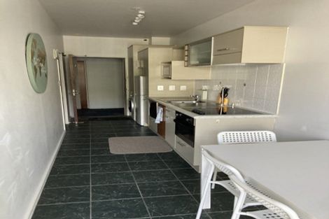 Photo of property in Atrium Towers, 4n/154 The Terrace, Wellington Central, Wellington, 6011