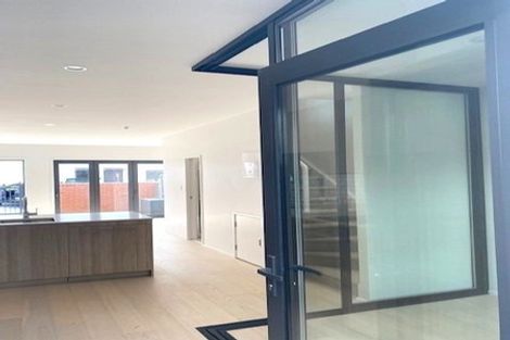 Photo of property in 19 Lyons Avenue, Murrays Bay, Auckland, 0630