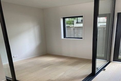 Photo of property in 19 Lyons Avenue, Murrays Bay, Auckland, 0630