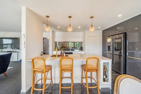 Photo of property in 3 Cirrus Close, Newlands, Wellington, 6037