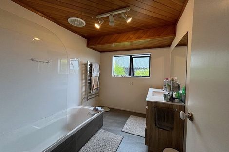 Photo of property in 86 Gosford Drive, Botany Downs, Auckland, 2010