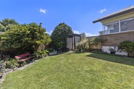 Photo of property in 27 Brookesmith Drive, Waiuku, 2123