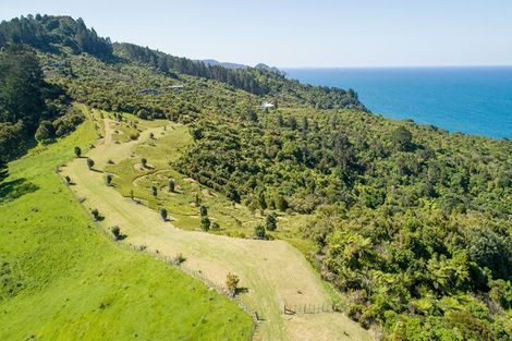 Photo of property in 42 Ocean Beach Road, Tairua, 3508