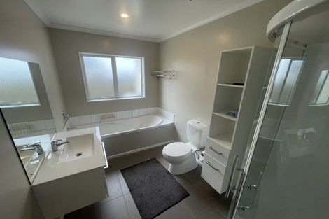 Photo of property in 24 Havana Rise, Grenada Village, Wellington, 6037