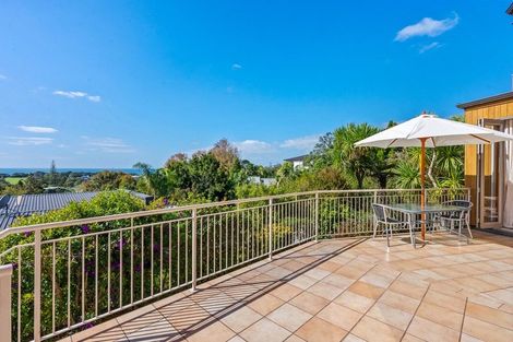 Photo of property in 3/56 Castor Bay Road, Castor Bay, Auckland, 0620