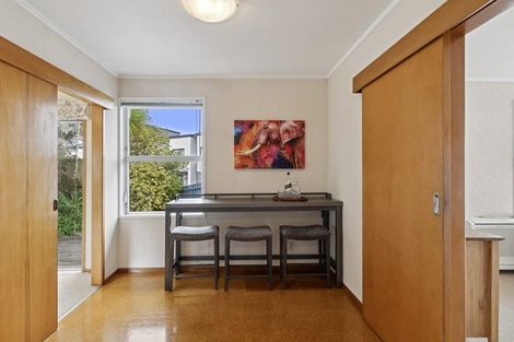 Photo of property in 5 South Pacific Place, Henderson, Auckland, 0612