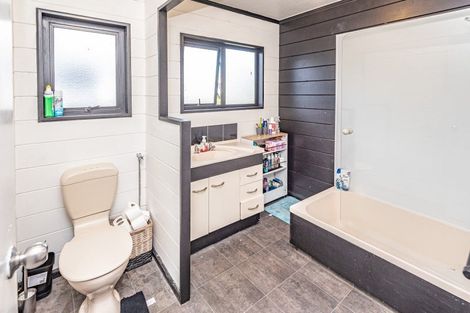 Photo of property in 21 Manuka Street, Castlecliff, Whanganui, 4501