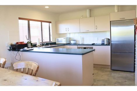 Photo of property in 2/5 Anne Road, Hillcrest, Auckland, 0627