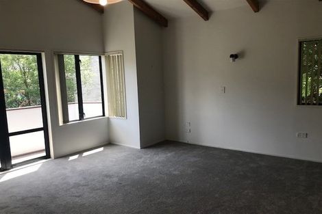 Photo of property in 7 Stitchbird Close, Murrays Bay, Auckland, 0630