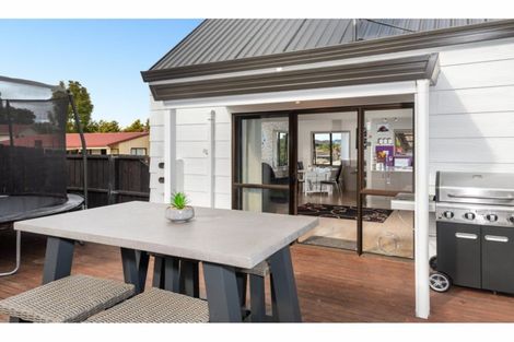 Photo of property in 13 Pokapu Place, Bethlehem, Tauranga, 3110