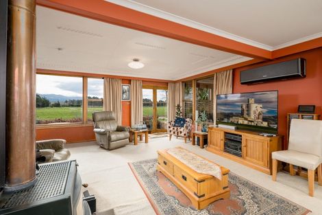 Photo of property in 229 Waihao Back Road, Waimate, 7979