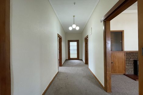 Photo of property in 492 Blockhouse Bay Road, Blockhouse Bay, Auckland, 0600