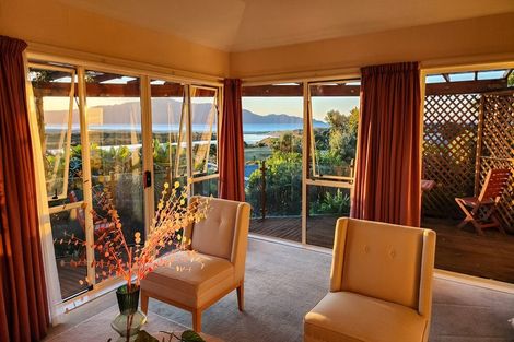 Photo of property in 174 Weggery Drive, Waikanae Beach, Waikanae, 5036