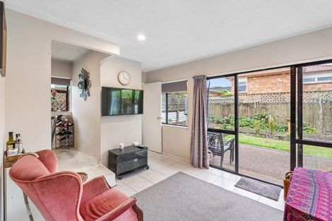 Photo of property in 143 Florence Avenue, Orewa, 0931