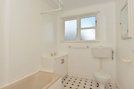 Photo of property in 49 Third Avenue, Avenues, Whangarei, 0110