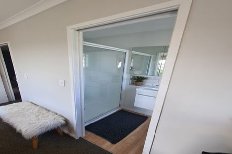 Photo of property in 8a Diosma Place, Botany Downs, Auckland, 2010