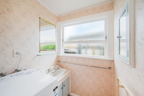 Photo of property in 21 Gray Avenue, Paraparaumu Beach, Paraparaumu, 5032