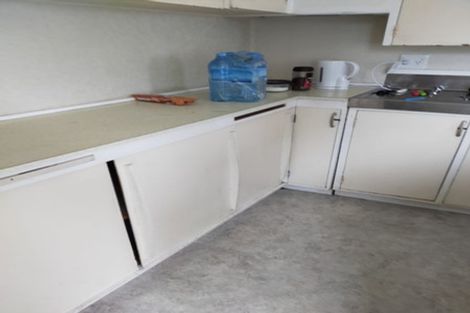 Photo of property in 27 Preston Avenue, Henderson, Auckland, 0610