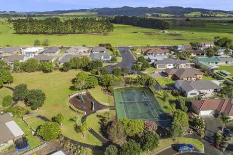 Photo of property in 16 Resolution Place, One Tree Point, 0118