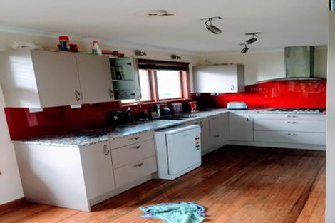 Photo of property in 28 Woodford Avenue, Henderson, Auckland, 0610