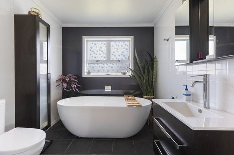 Photo of property in 8 Raleigh Street, Vogeltown, New Plymouth, 4310