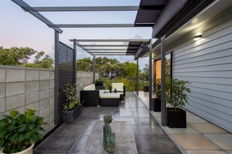 Photo of property in 45b Hyde Road, Rothesay Bay, Auckland, 0630