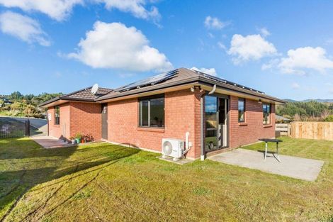 Photo of property in 78 Sunstone Crescent, Timberlea, Upper Hutt, 5018