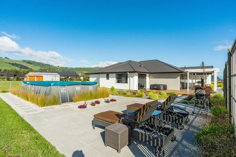 Photo of property in 1 Ribbonwood Lane, Kinloch, Taupo, 3377