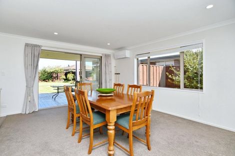 Photo of property in 7 Walnut Way, Rangiora, 7400