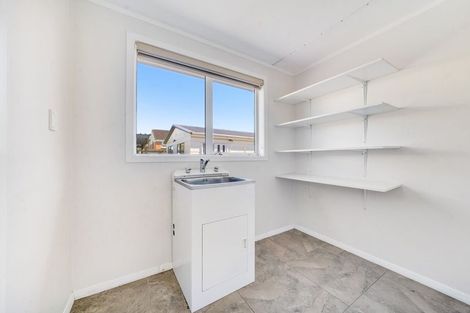 Photo of property in 28 Middlemore Crescent, Papatoetoe, Auckland, 2025