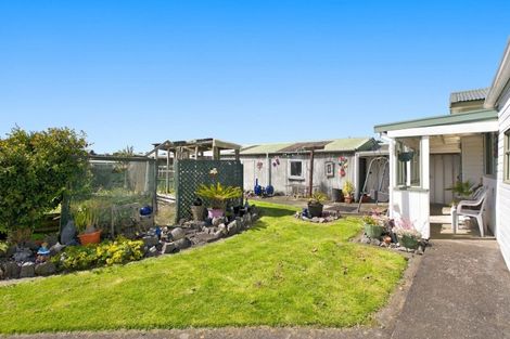 Photo of property in 30 Memorial Place, Waitara, 4320
