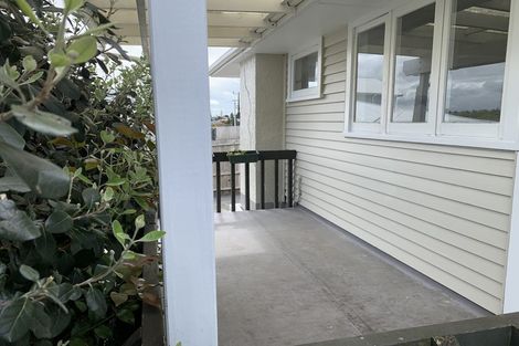 Photo of property in 18 Sabulite Road, Kelston, Auckland, 0602