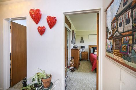 Photo of property in 4a Pinedale Parade, Milson, Palmerston North, 4414