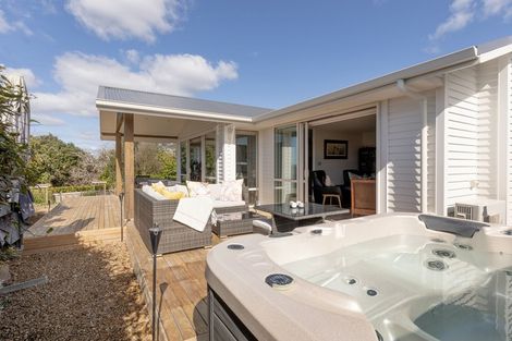 Photo of property in 61 Margaret Drive, Omokoroa, 3114